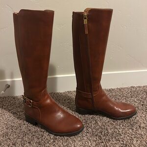 Light brown boots